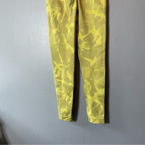 Gymshark Adapt Griffin green camo seamless compression leggings size medium - Picture 7 of 9
